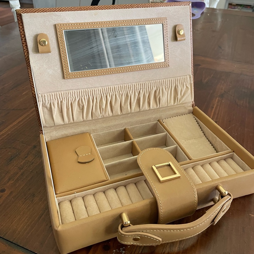 Vintage Style Jewelry Box